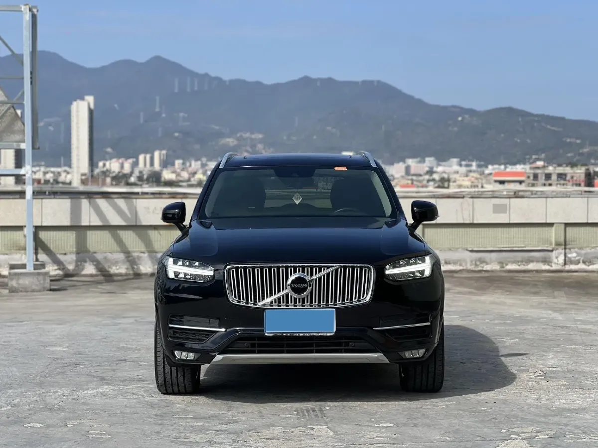 2019 Volvo XC90 2.0T 320HP L4 8AT,autocango,china used car exporter,china ev exporter,chinese used car exporter,chinese used ev exporter