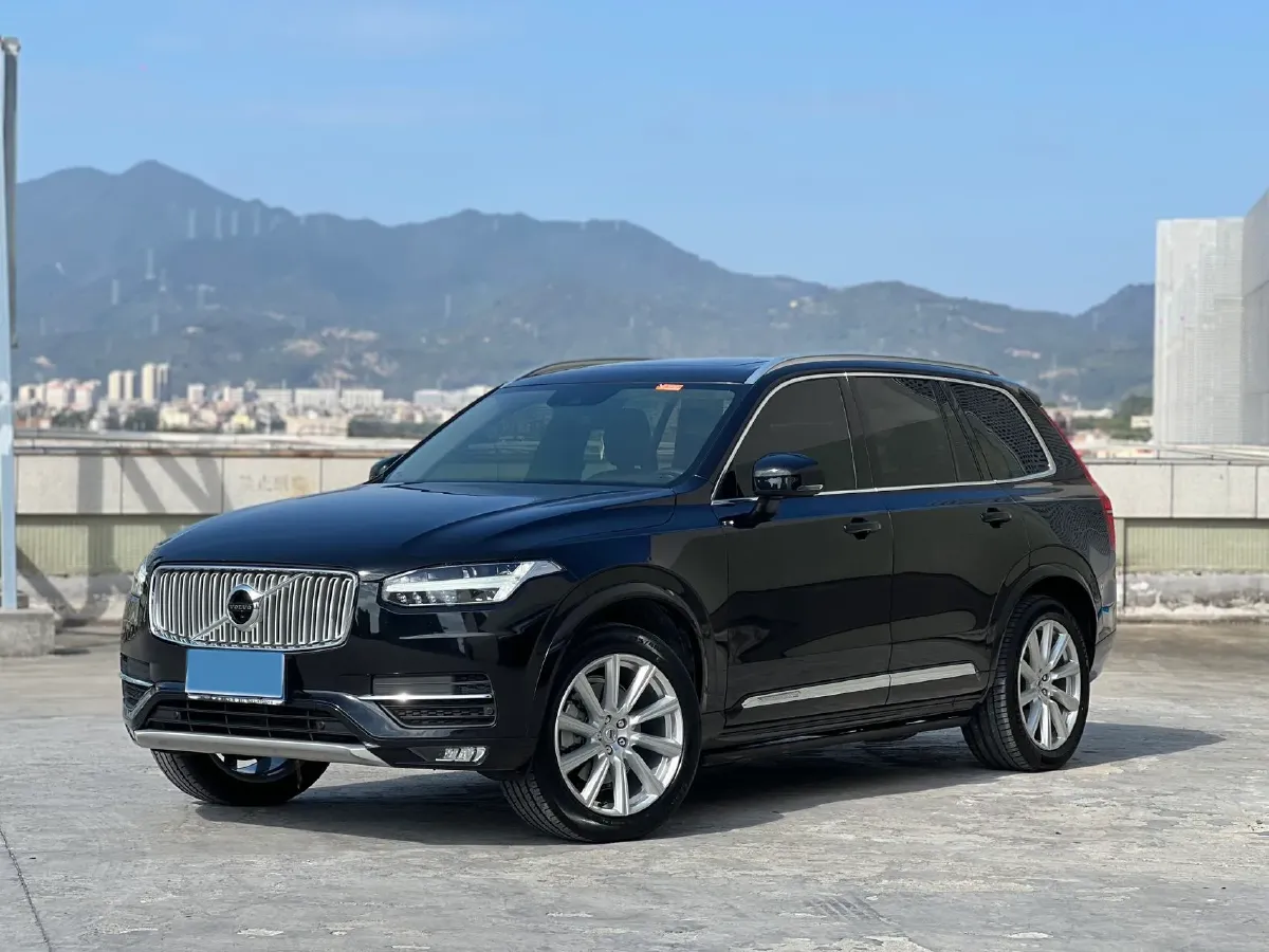2019 Volvo XC90 2.0T 320HP L4 8AT,autocango,china used car exporter,china ev exporter,chinese used car exporter,chinese used ev exporter