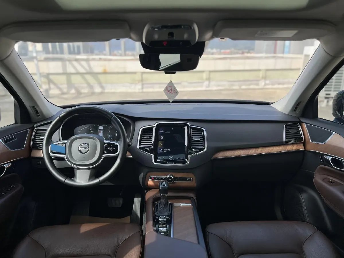 2019 Volvo XC90 2.0T 320HP L4 8AT,autocango,china used car exporter,china ev exporter,chinese used car exporter,chinese used ev exporter