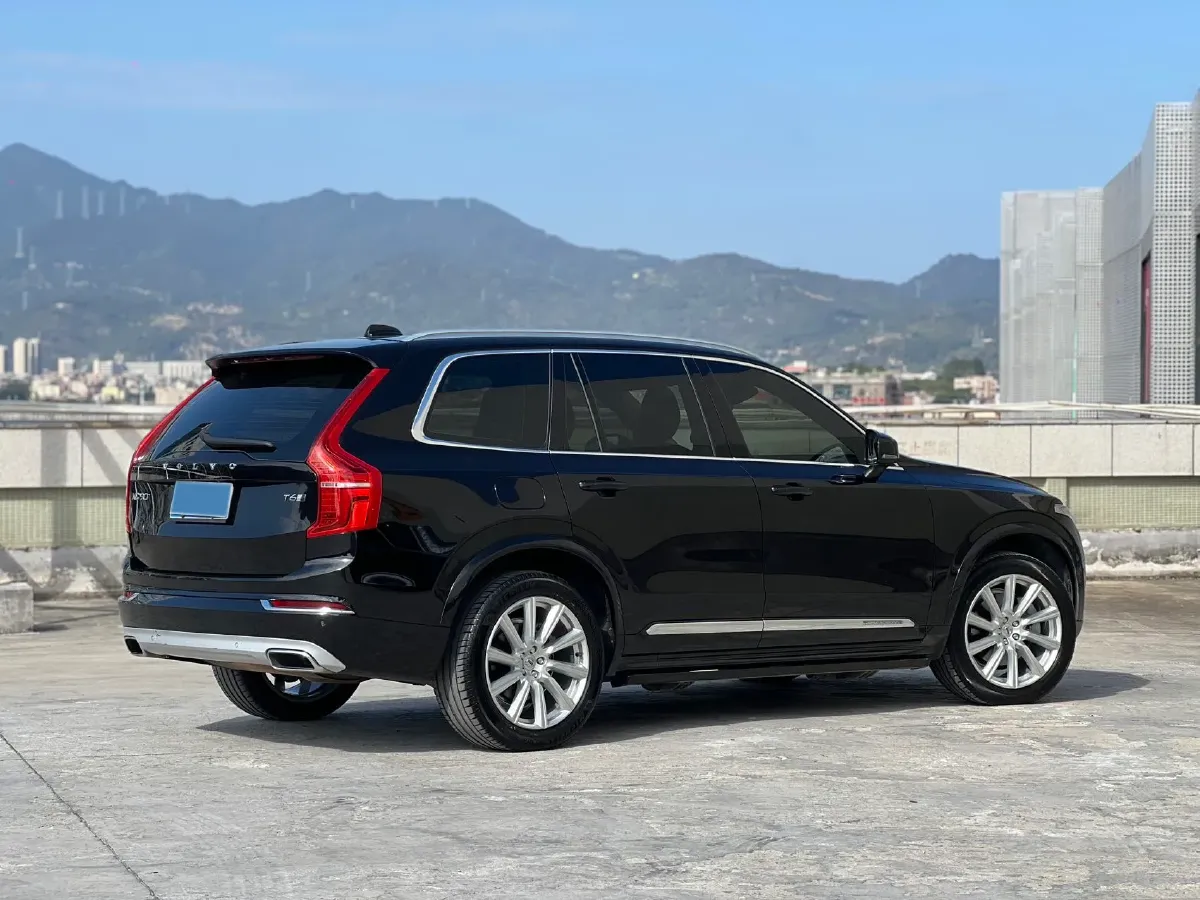 2019 Volvo XC90 2.0T 320HP L4 8AT,autocango,china used car exporter,china ev exporter,chinese used car exporter,chinese used ev exporter