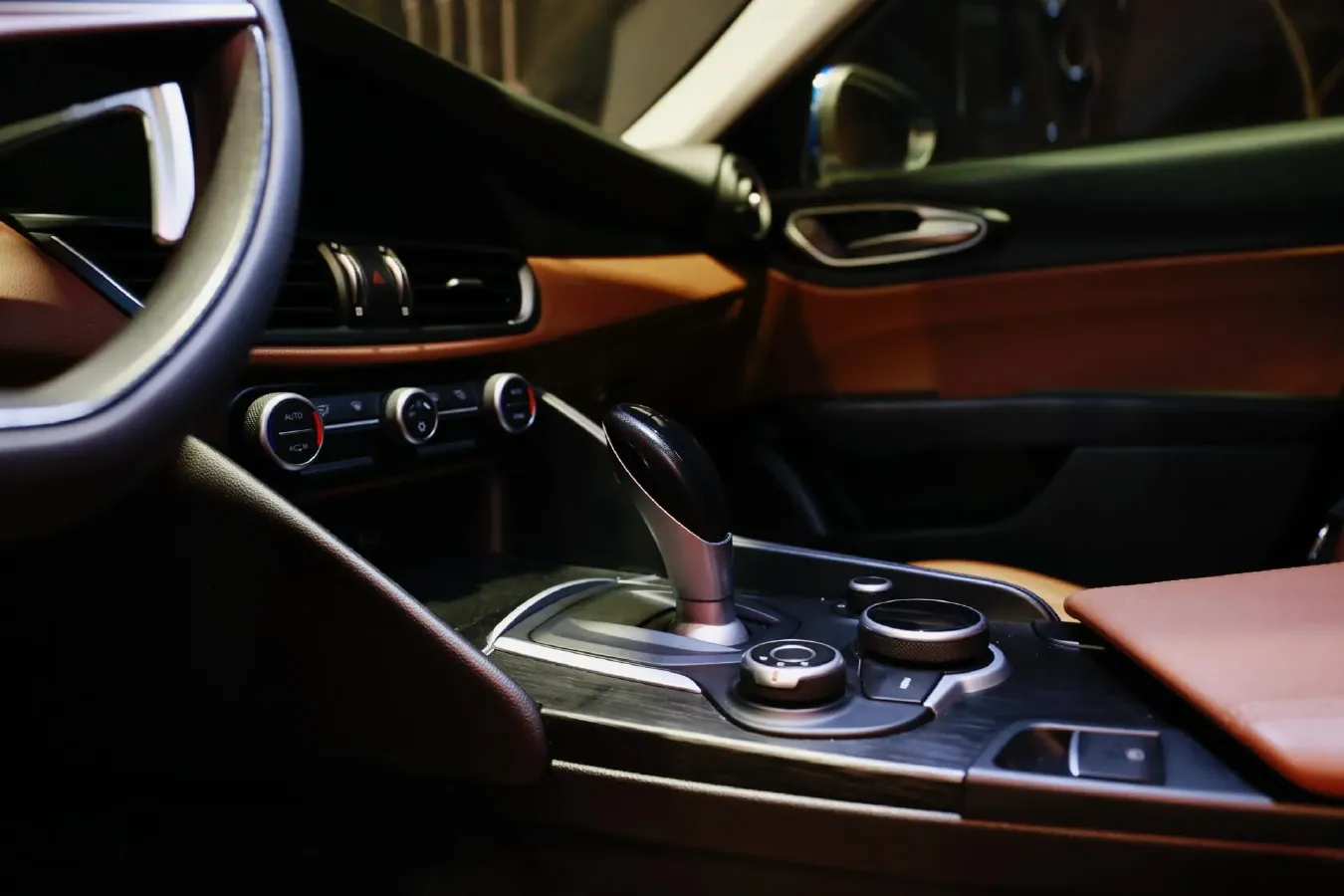 2017 Ford Mustang 2.3T 314HP L4 6AT,autocango,china used car exporter,china ev exporter,chinese used car exporter,chinese used ev exporter