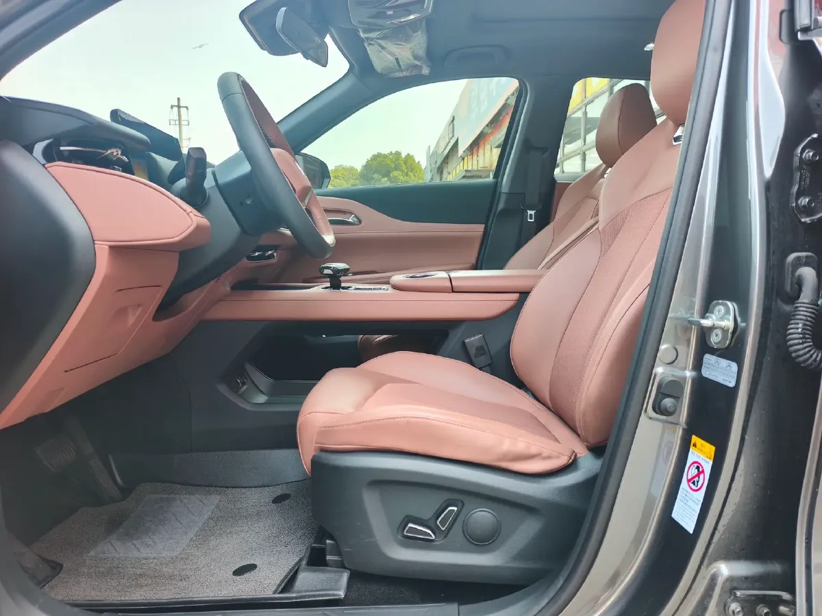 2025 ChangAn UNI-Z 1.5T 188HP L4 7DCT,autocango,china used car exporter,china ev exporter,chinese used car exporter,chinese used ev exporter