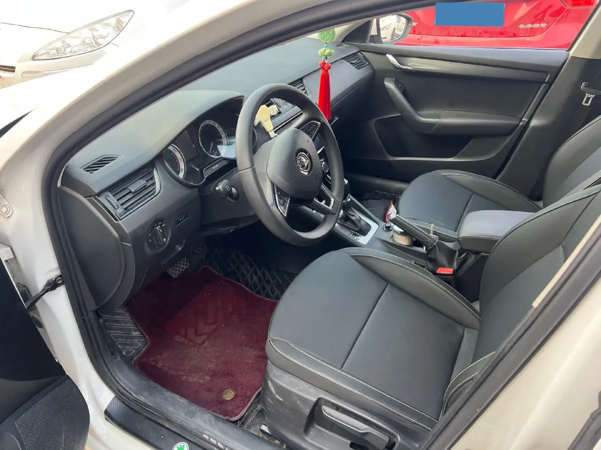 2020 Skoda Octavia 1.5L 113HP L4 6AT,autocango,china used car exporter,china ev exporter,chinese used car exporter,chinese used ev exporter