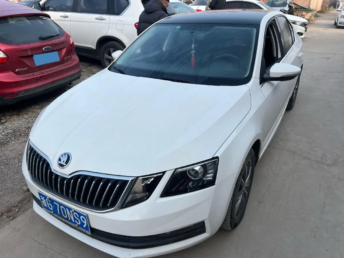 2020 Skoda Octavia 1.5L 113HP L4 6AT,autocango,china used car exporter,china ev exporter,chinese used car exporter,chinese used ev exporter
