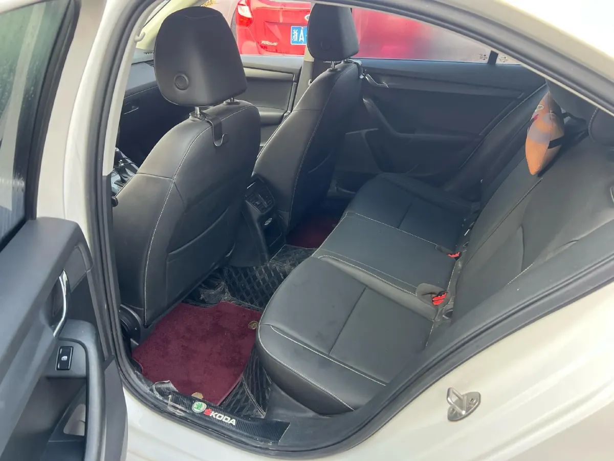 2020 Skoda Octavia 1.5L 113HP L4 6AT,autocango,china used car exporter,china ev exporter,chinese used car exporter,chinese used ev exporter