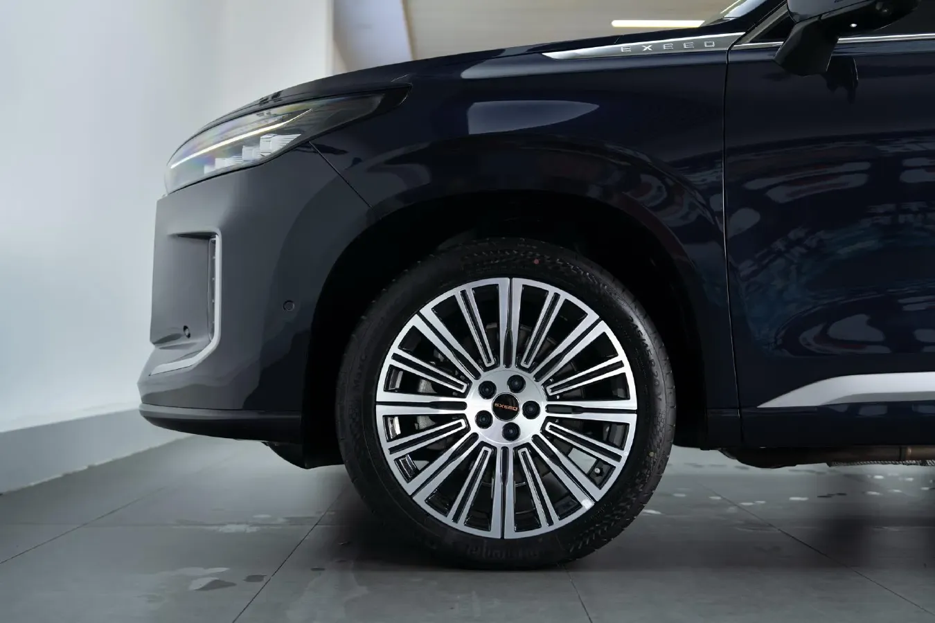 2025 Exceed VXC-DM 1.5T 156HP L4 3DHT PHEV 34.46KWH,autocango,china used car exporter,china ev exporter,chinese used car exporter,chinese used ev exporter