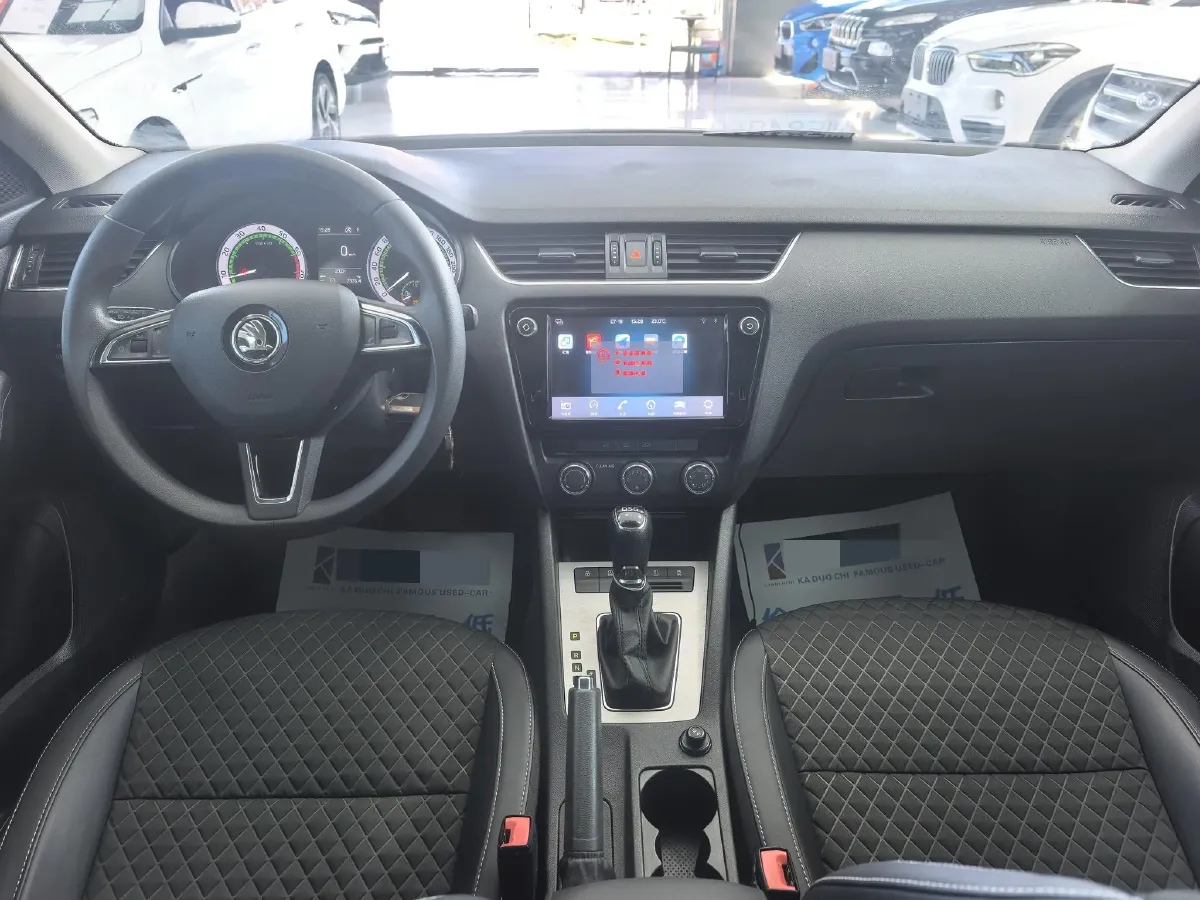 2019 Skoda Octavia 1.2T 116HP L4 7DCT,autocango,china used car exporter,china ev exporter,chinese used car exporter,chinese used ev exporter