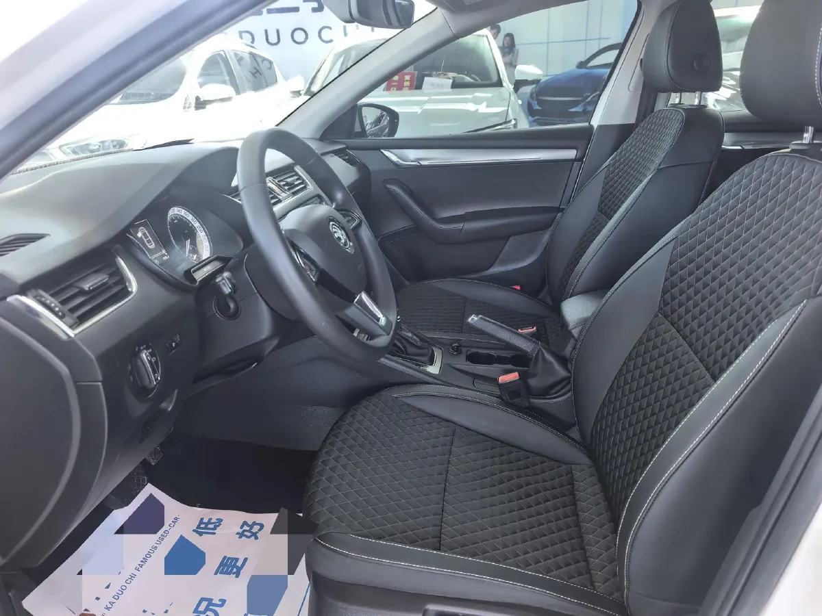 2019 Skoda Octavia 1.2T 116HP L4 7DCT,autocango,china used car exporter,china ev exporter,chinese used car exporter,chinese used ev exporter