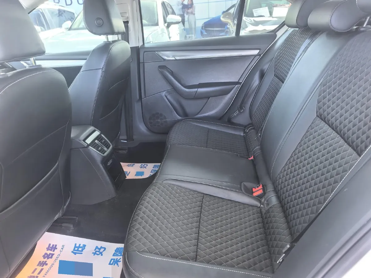 2019 Skoda Octavia 1.2T 116HP L4 7DCT,autocango,china used car exporter,china ev exporter,chinese used car exporter,chinese used ev exporter