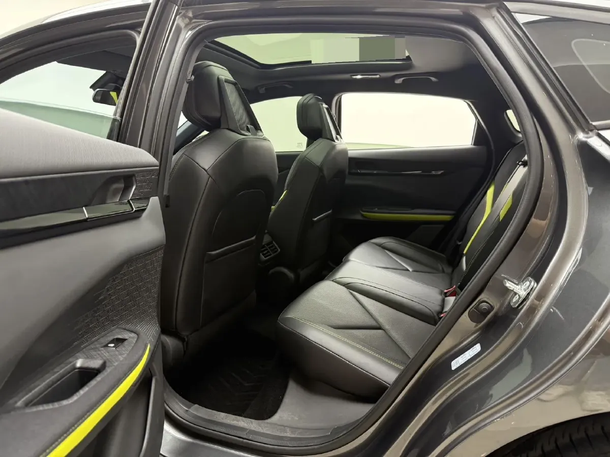 2022 ChangAn UNI-V 1.5T 188HP L4 7DCT,autocango,china used car exporter,china ev exporter,chinese used car exporter,chinese used ev exporter