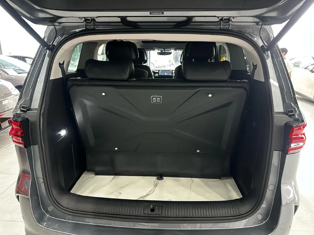 2022 Roewe iMAX8 2.0T 234HP L4 8AT,autocango,china used car exporter,china ev exporter,chinese used car exporter,chinese used ev exporter