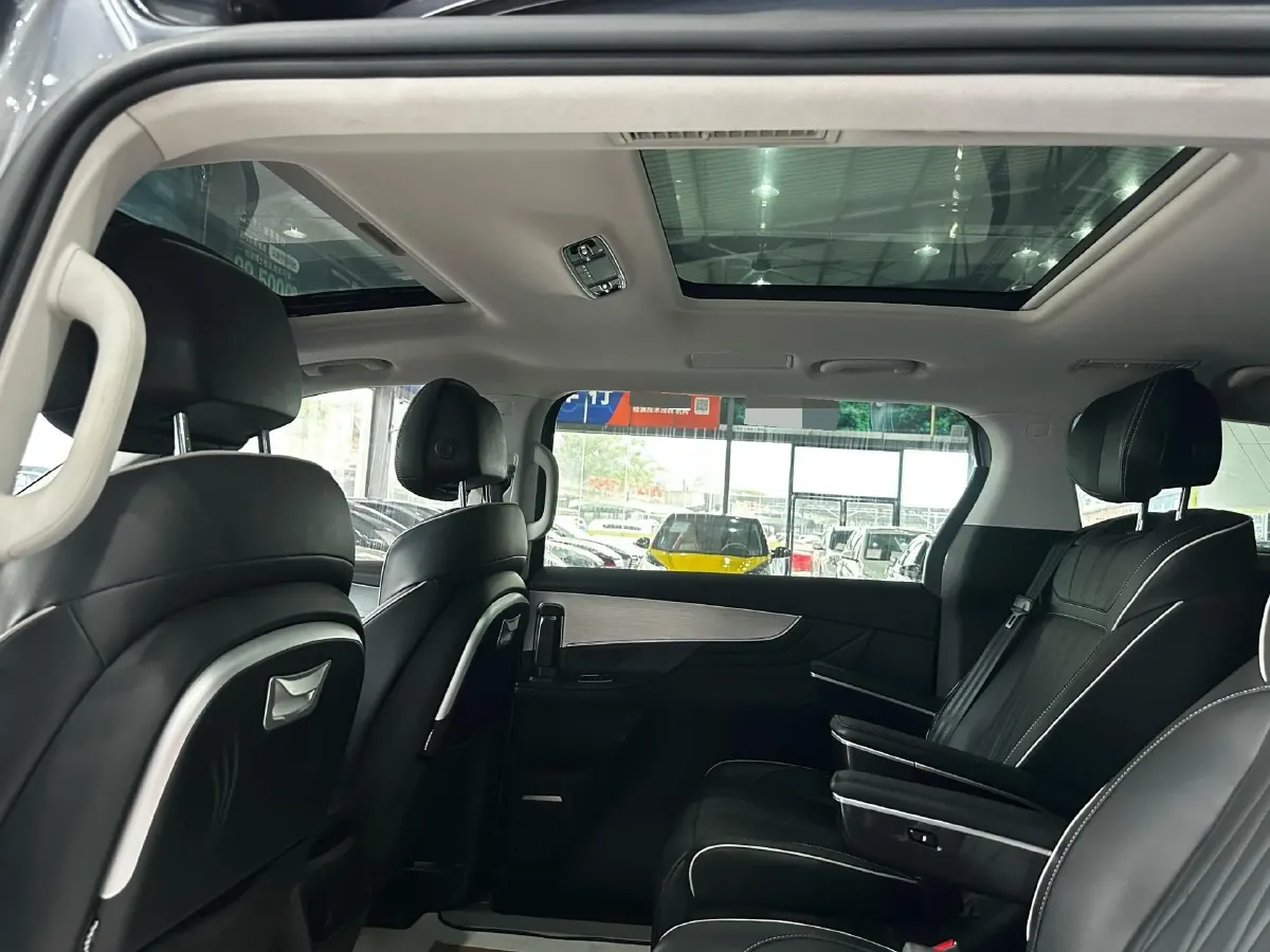 2022 Roewe iMAX8 2.0T 234HP L4 8AT,autocango,china used car exporter,china ev exporter,chinese used car exporter,chinese used ev exporter