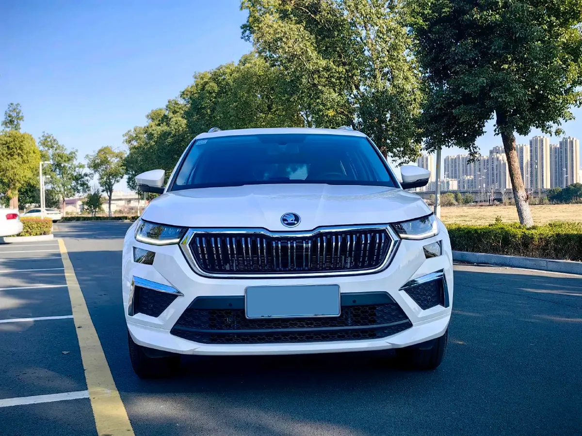 2022 Skoda Kodiak 2.0T 186HP L4 7DCT,autocango,china used car exporter,china ev exporter,chinese used car exporter,chinese used ev exporter