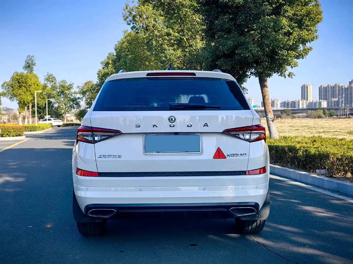 2022 Skoda Kodiak 2.0T 186HP L4 7DCT,autocango,china used car exporter,china ev exporter,chinese used car exporter,chinese used ev exporter