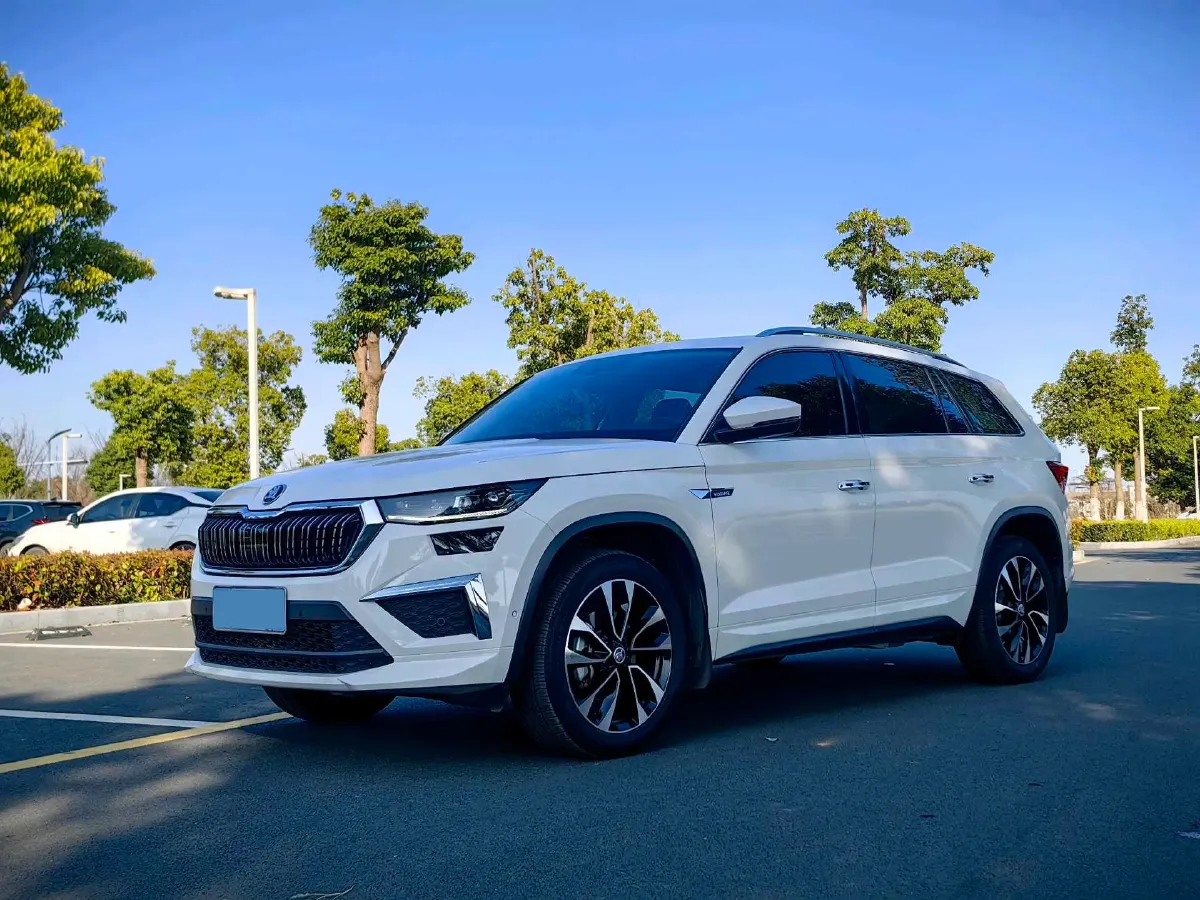 2022 Skoda Kodiak 2.0T 186HP L4 7DCT,autocango,china used car exporter,china ev exporter,chinese used car exporter,chinese used ev exporter