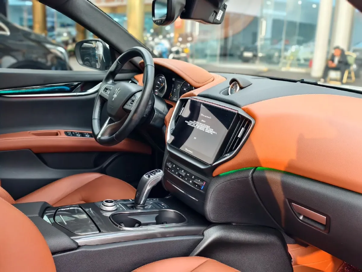 2022 Audi Q7 2.0T 245HP L4 8AT,autocango,china used car exporter,china ev exporter,chinese used car exporter,chinese used ev exporter