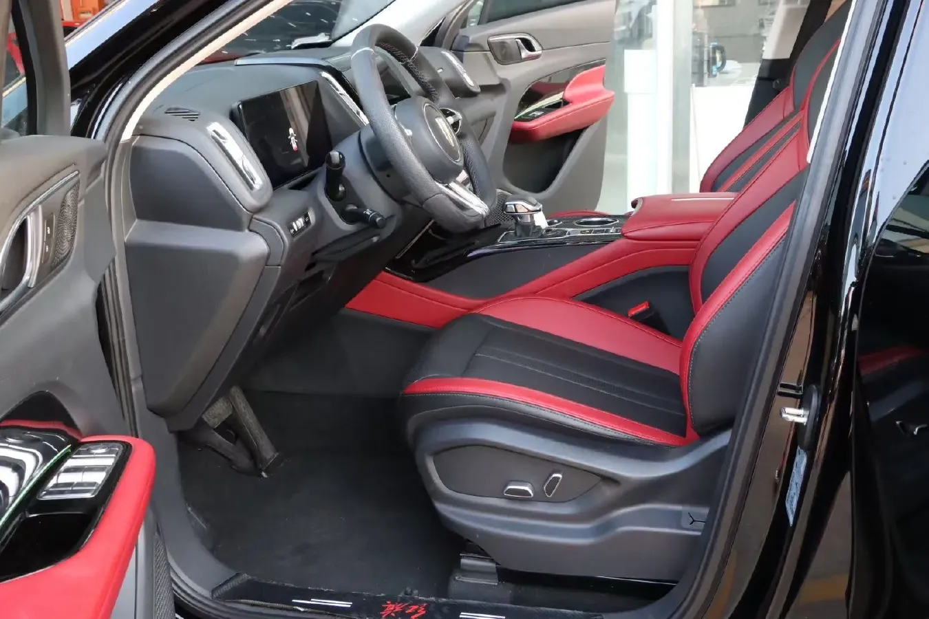 2023 HongQi HS3 1.5T 169HP L4 7DCT,autocango,china used car exporter,china ev exporter,chinese used car exporter,chinese used ev exporter