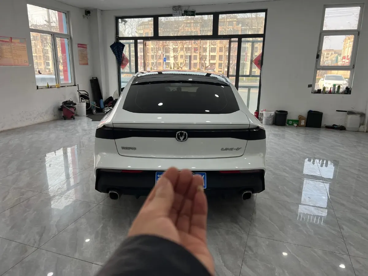 2022 ChangAn UNI-V 1.5T 188HP L4 7DCT,autocango,china used car exporter,china ev exporter,chinese used car exporter,chinese used ev exporter