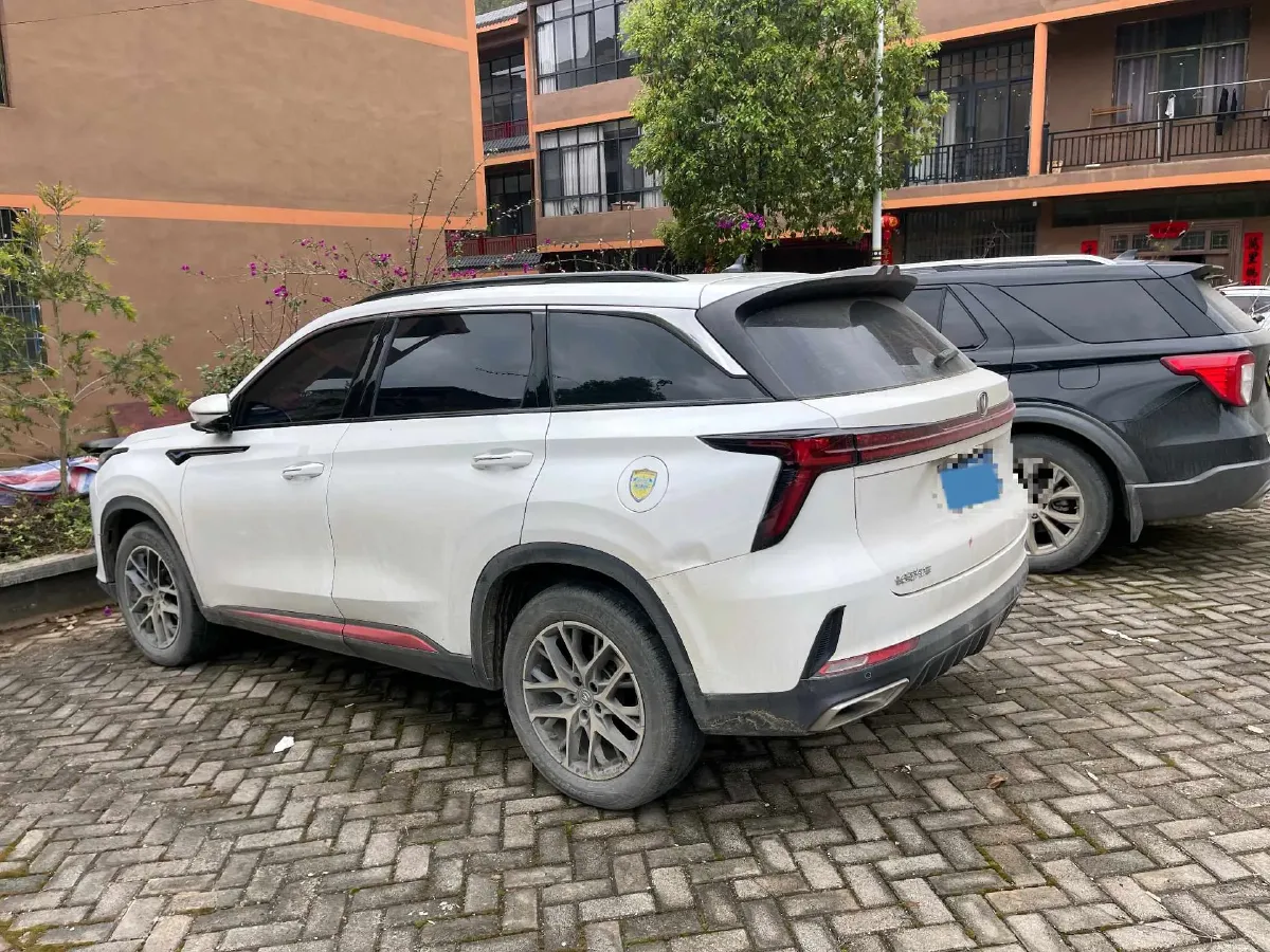 2022 ChangAn CS75 Plus 1.5T 188HP L4 8AT,autocango,china used car exporter,china ev exporter,chinese used car exporter,chinese used ev exporter