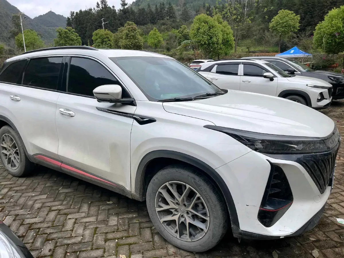 2022 ChangAn CS75 Plus 1.5T 188HP L4 8AT,autocango,china used car exporter,china ev exporter,chinese used car exporter,chinese used ev exporter