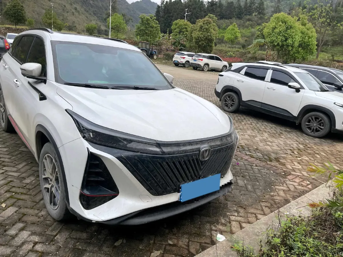 2022 ChangAn CS75 Plus 1.5T 188HP L4 8AT,autocango,china used car exporter,china ev exporter,chinese used car exporter,chinese used ev exporter