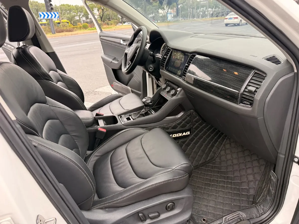 2017 Skoda Kodiak 1.8T 180HP L4 7DCT,autocango,china used car exporter,china ev exporter,chinese used car exporter,chinese used ev exporter