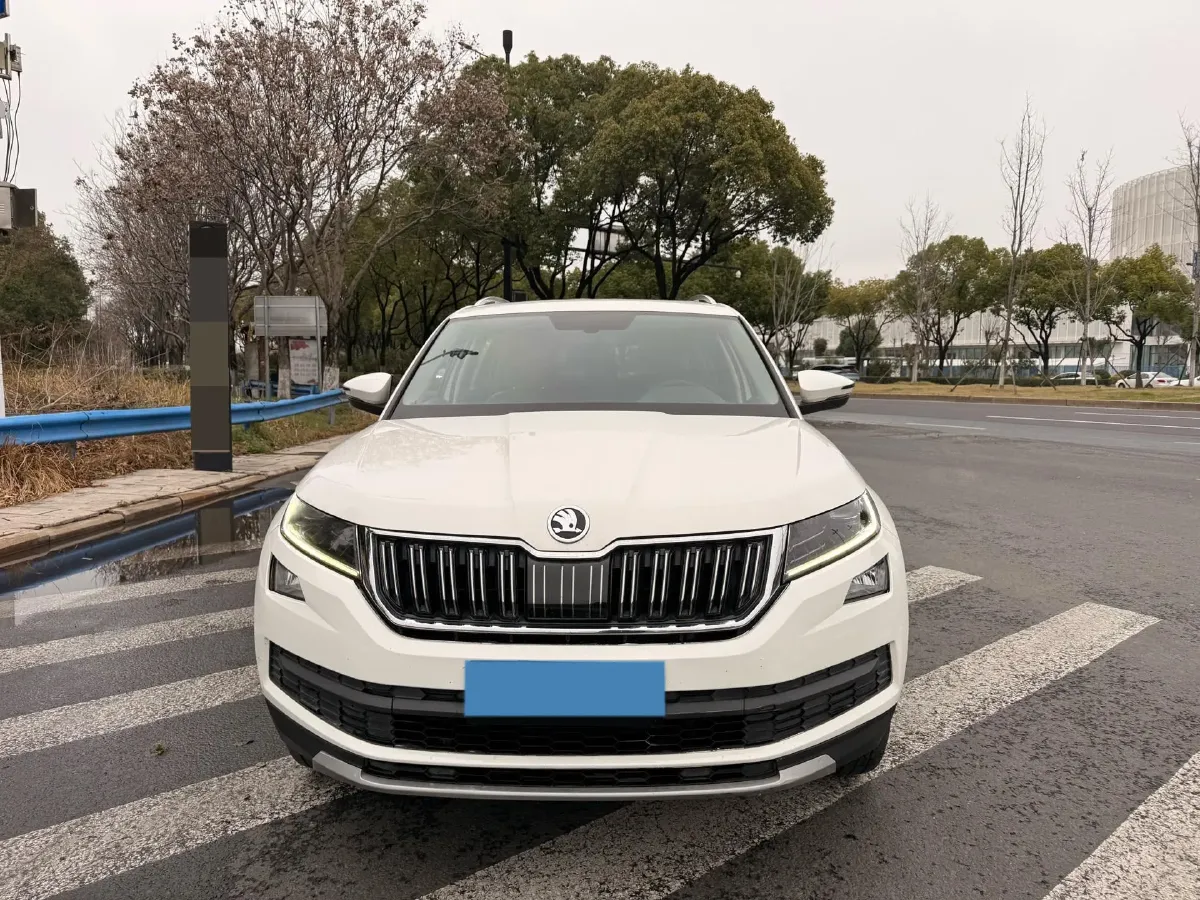 2017 Skoda Kodiak 1.8T 180HP L4 7DCT,autocango,china used car exporter,china ev exporter,chinese used car exporter,chinese used ev exporter