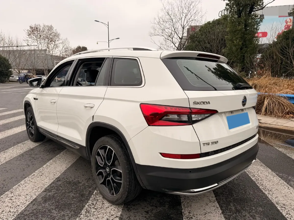 2017 Skoda Kodiak 1.8T 180HP L4 7DCT,autocango,china used car exporter,china ev exporter,chinese used car exporter,chinese used ev exporter