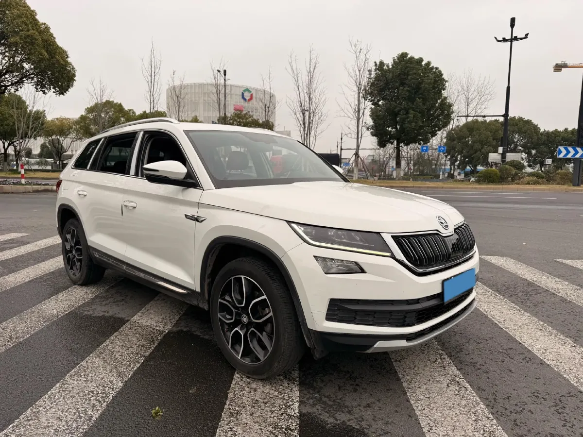 2017 Skoda Kodiak 1.8T 180HP L4 7DCT,autocango,china used car exporter,china ev exporter,chinese used car exporter,chinese used ev exporter