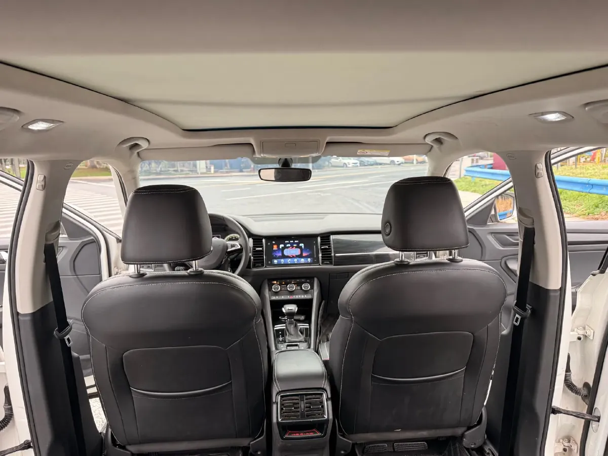 2017 Skoda Kodiak 1.8T 180HP L4 7DCT,autocango,china used car exporter,china ev exporter,chinese used car exporter,chinese used ev exporter