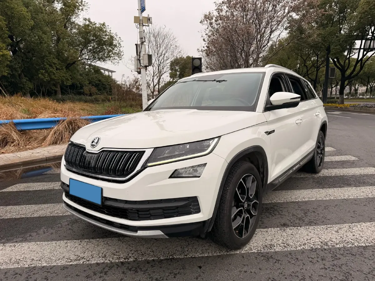 2017 Skoda Kodiak 1.8T 180HP L4 7DCT,autocango,china used car exporter,china ev exporter,chinese used car exporter,chinese used ev exporter