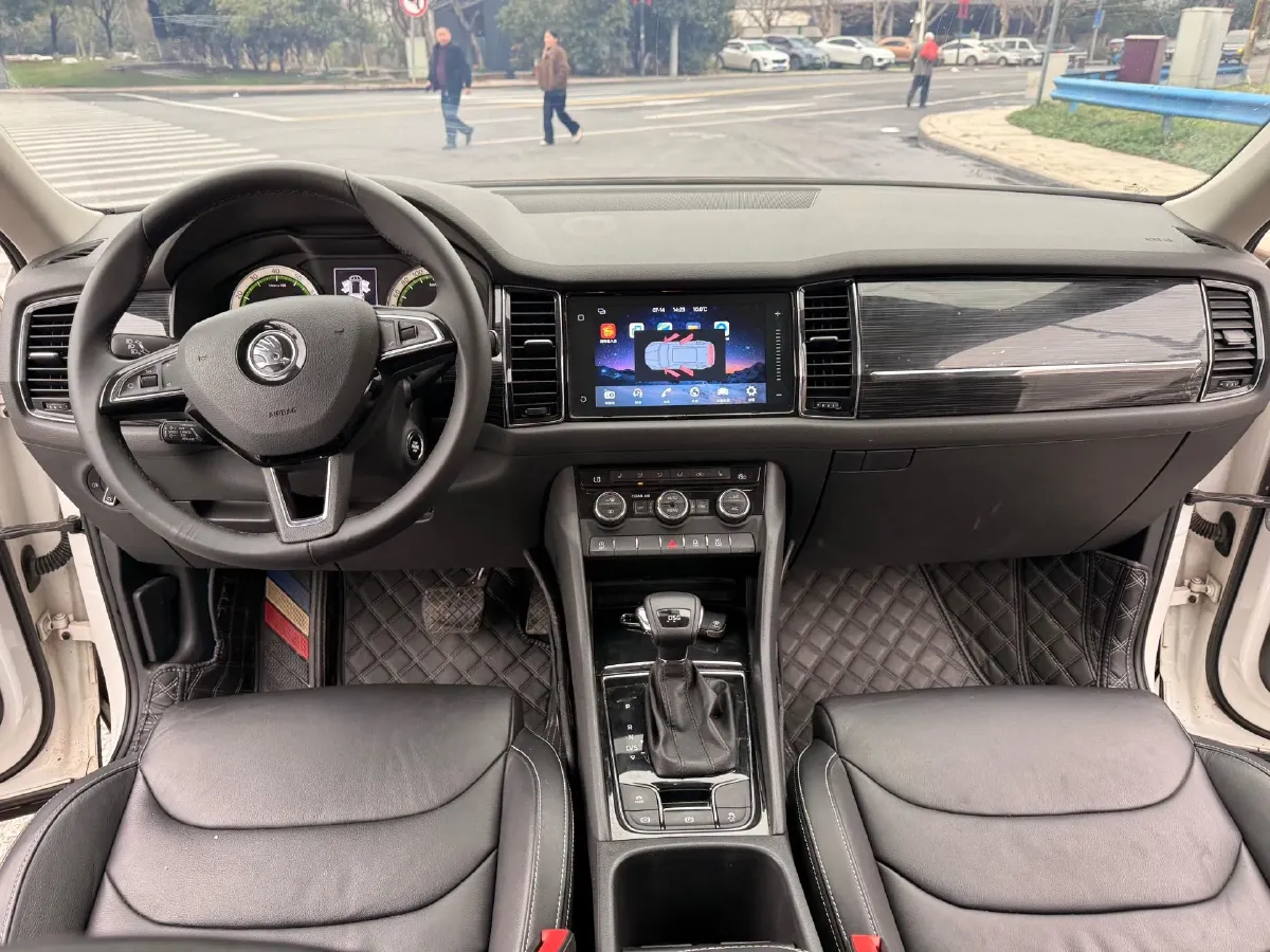 2017 Skoda Kodiak 1.8T 180HP L4 7DCT,autocango,china used car exporter,china ev exporter,chinese used car exporter,chinese used ev exporter