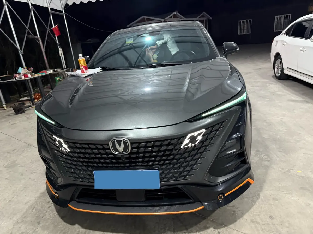 2022 ChangAn UNI-T 1.5T 188HP L4 7DCT,autocango,china used car exporter,china ev exporter,chinese used car exporter,chinese used ev exporter