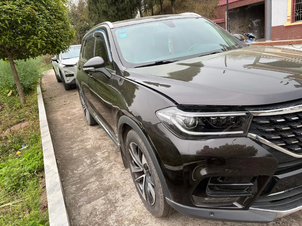 2019 Brilliance Auto V7 1.6T 204HP L4 7DCT,autocango,china used car exporter,china ev exporter,chinese used car exporter,chinese used ev exporter