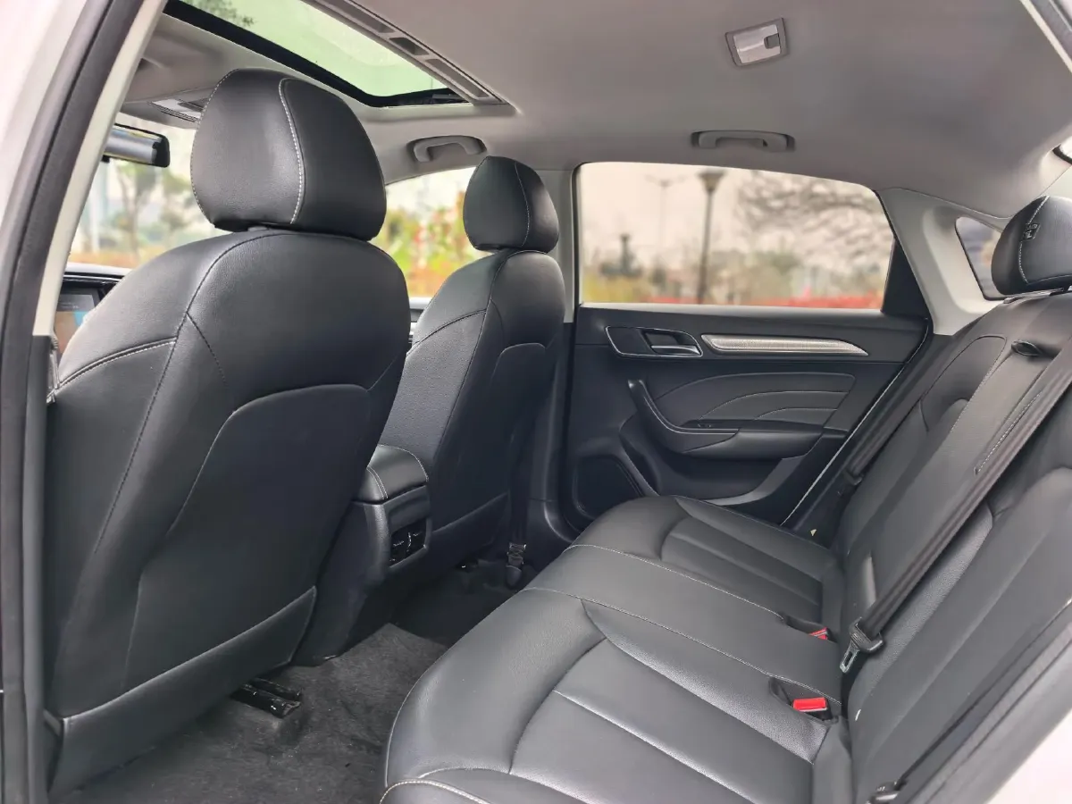 2020 Roewe i6 1.6L 125HP L4 CVT,autocango,china used car exporter,china ev exporter,chinese used car exporter,chinese used ev exporter