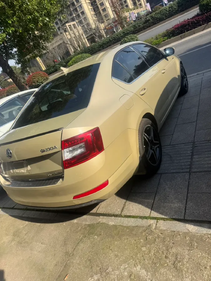 2015 Skoda Octavia 1.4T 150HP L4 7DCT,autocango,china used car exporter,china ev exporter,chinese used car exporter,chinese used ev exporter