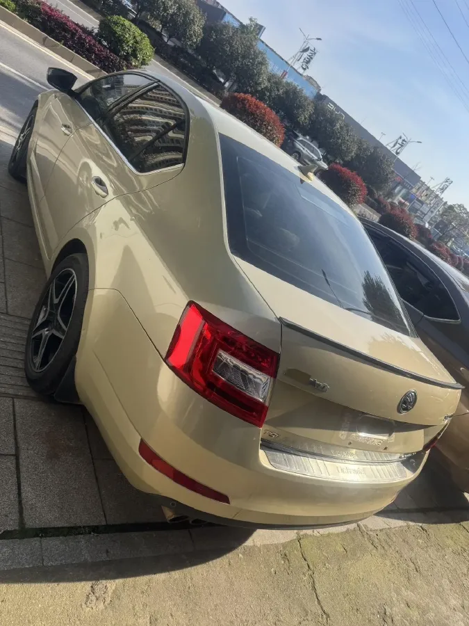 2015 Skoda Octavia 1.4T 150HP L4 7DCT,autocango,china used car exporter,china ev exporter,chinese used car exporter,chinese used ev exporter
