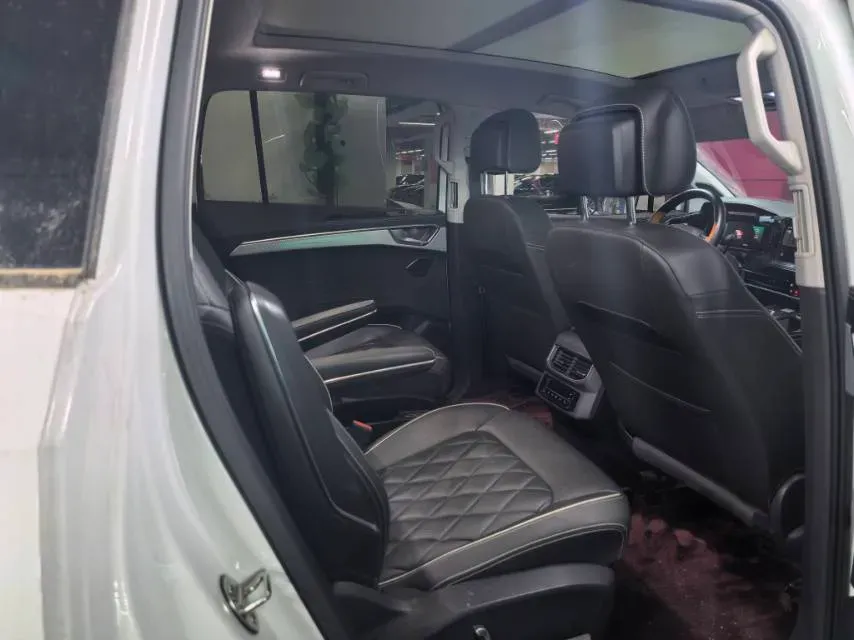 2021 Volkswagen Talagon 2.0T 220HP L4 7DCT,autocango,china used car exporter,china ev exporter,chinese used car exporter,chinese used ev exporter