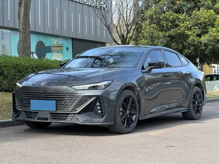 2024 ChangAn UNI-V 1.5T 188HP L4 7DCT,autocango,china used car exporter,china ev exporter,chinese used car exporter,chinese used ev exporter