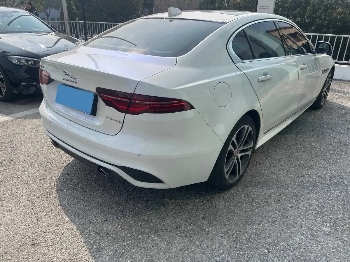 2021 Jaguar XEL 2.0T 250HP L4 8AT,autocango,china used car exporter,china ev exporter,chinese used car exporter,chinese used ev exporter