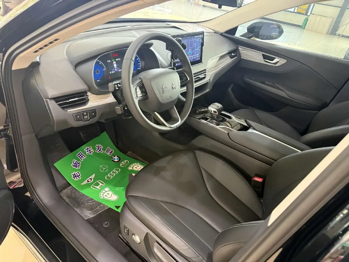 2024 HongQi E-QM5 BEV 72KWH,autocango,china used car exporter,china ev exporter,chinese used car exporter,chinese used ev exporter