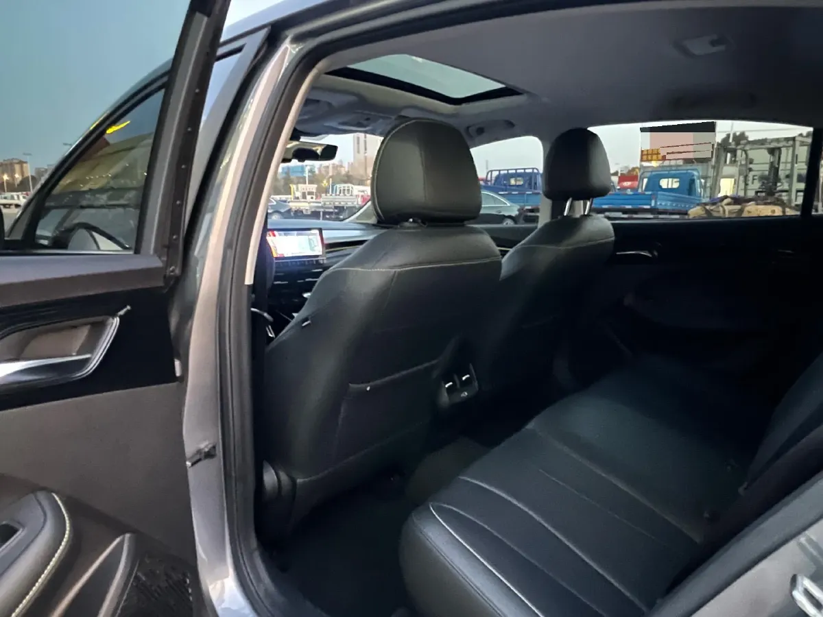 2021 Roewe i5 1.5L 120HP L4 CVT,autocango,china used car exporter,china ev exporter,chinese used car exporter,chinese used ev exporter