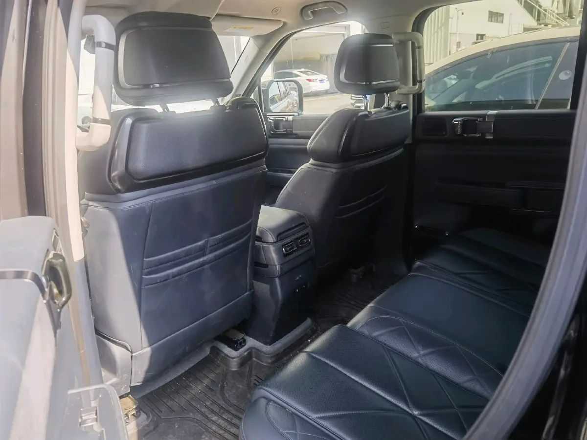 2023 FangChengBao Bao 5 1.5T 194HP L4 E-CVT PHEV 31.8KWH,autocango,china used car exporter,china ev exporter,chinese used car exporter,chinese used ev exporter