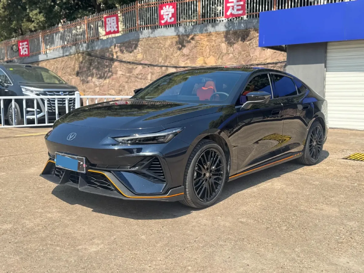 2025 ChangAn UNI-V 1.5T 192HP L4 7DCT,autocango,china used car exporter,china ev exporter,chinese used car exporter,chinese used ev exporter