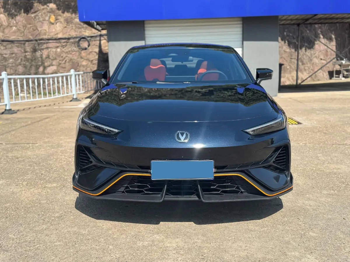 2025 ChangAn UNI-V 1.5T 192HP L4 7DCT,autocango,china used car exporter,china ev exporter,chinese used car exporter,chinese used ev exporter