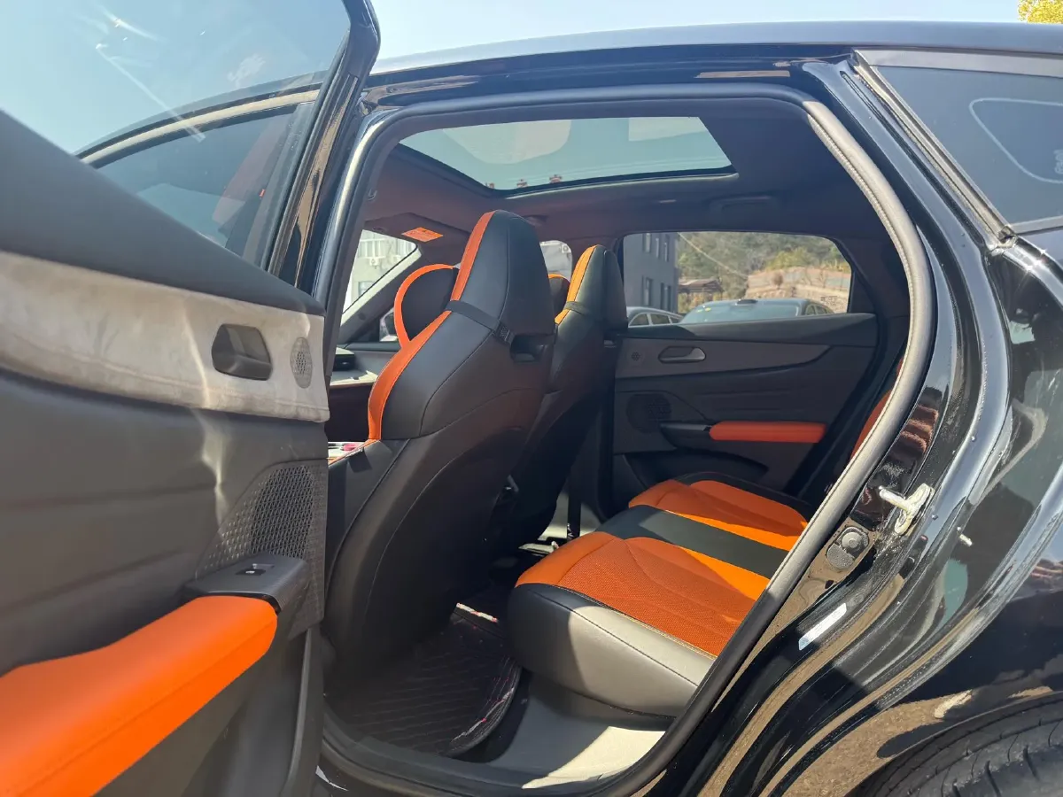 2025 ChangAn UNI-V 1.5T 192HP L4 7DCT,autocango,china used car exporter,china ev exporter,chinese used car exporter,chinese used ev exporter