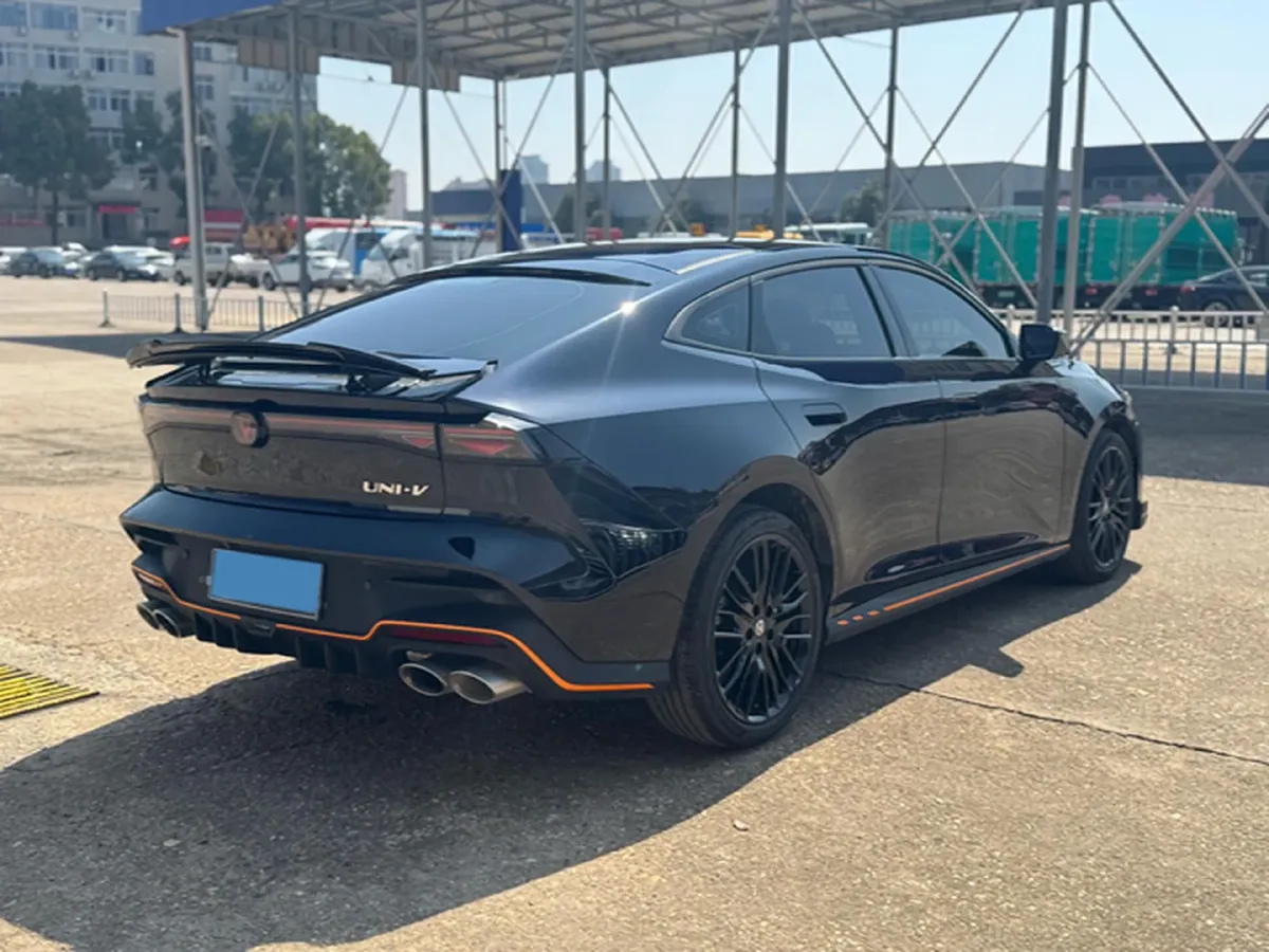 2025 ChangAn UNI-V 1.5T 192HP L4 7DCT,autocango,china used car exporter,china ev exporter,chinese used car exporter,chinese used ev exporter