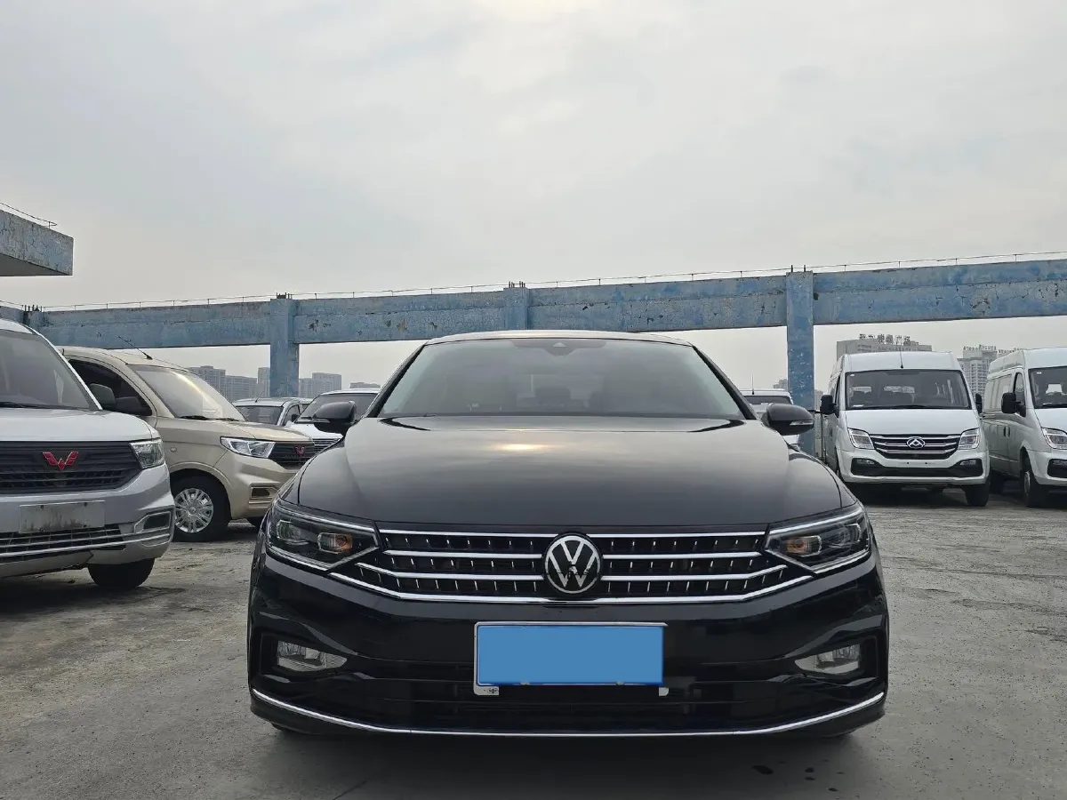 2023 Volkswagen Magotan 2.0T 186HP L4 7DCT,autocango,china used car exporter,china ev exporter,chinese used car exporter,chinese used ev exporter