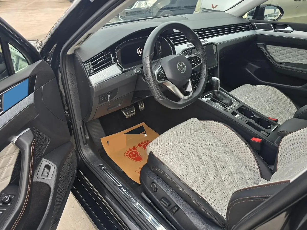 2023 Volkswagen Magotan 2.0T 186HP L4 7DCT,autocango,china used car exporter,china ev exporter,chinese used car exporter,chinese used ev exporter