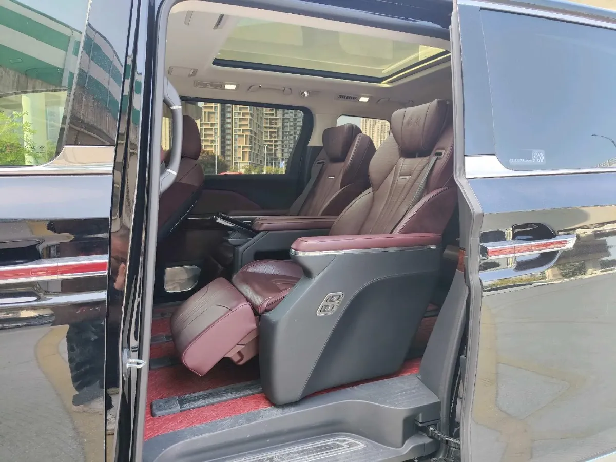 2023 HongQi HQ9 2.0T 252HP L4 8AT,autocango,china used car exporter,china ev exporter,chinese used car exporter,chinese used ev exporter